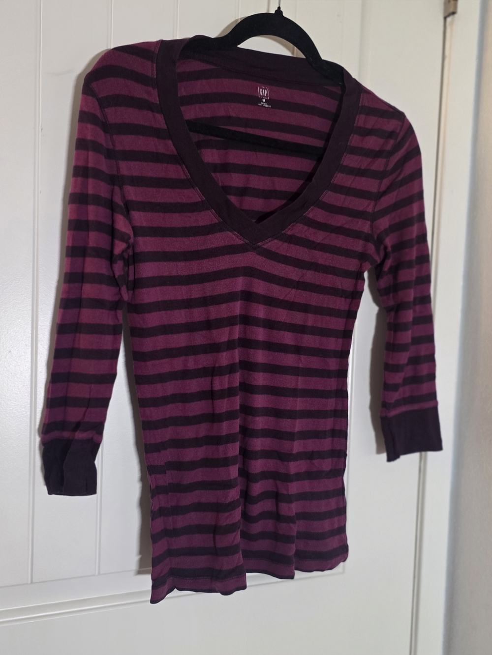GAP Women's Plum and Black Striped V-Neck Long Sleeve Top